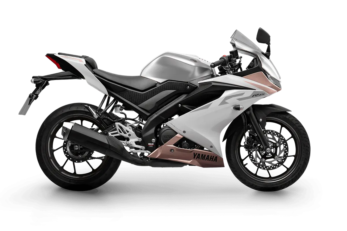 R15 ABS na cor R-White (Branco Metálico)
